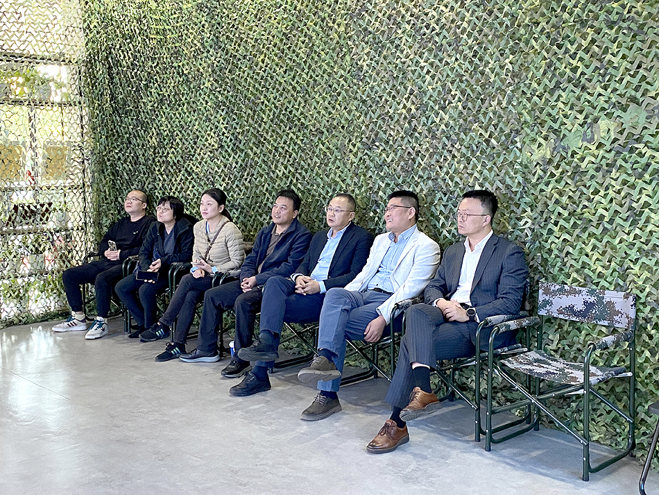 成都会青羊区向导莅临创世大发装备，深入探讨低空经济相助(图1)
